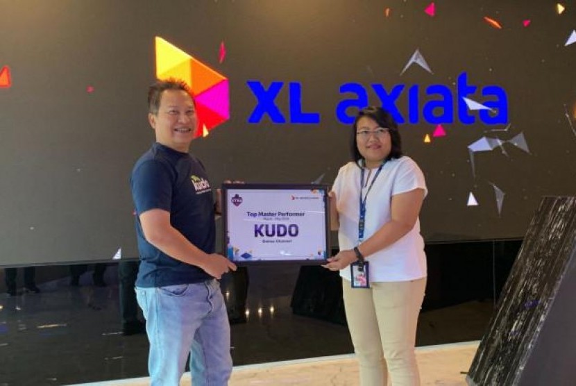 Kudo bantu warung jualan pulsa, XL Axiata paling banyak