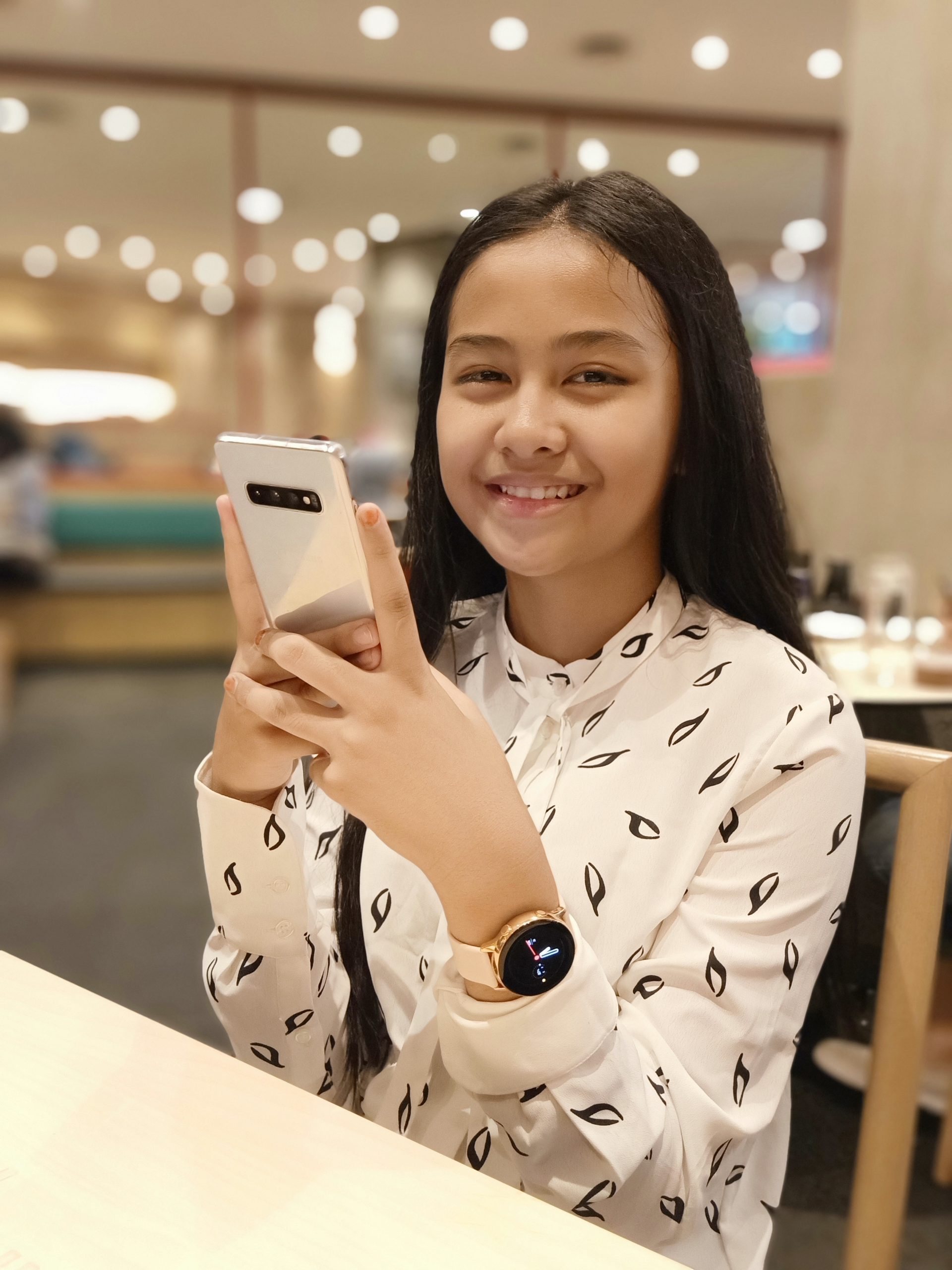 Galaxy Watch Active, smartwatch fitness tracker untuk kamu yang manis