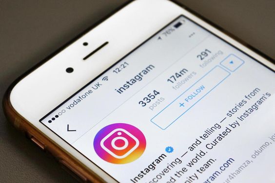 Fitur baru Instagram 2020, IG Story bisa di pause dan verifikasi umur