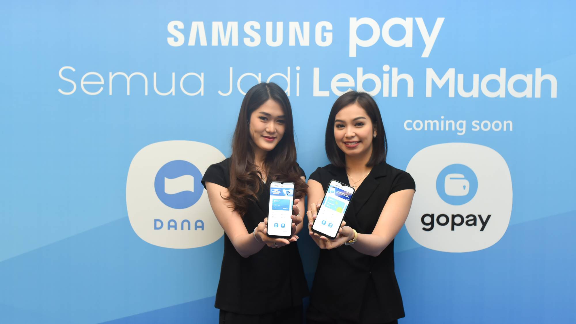 Pakai Samsung Pay, transaksi DANA dan GoPay tinggal Swipe Up & Pay!