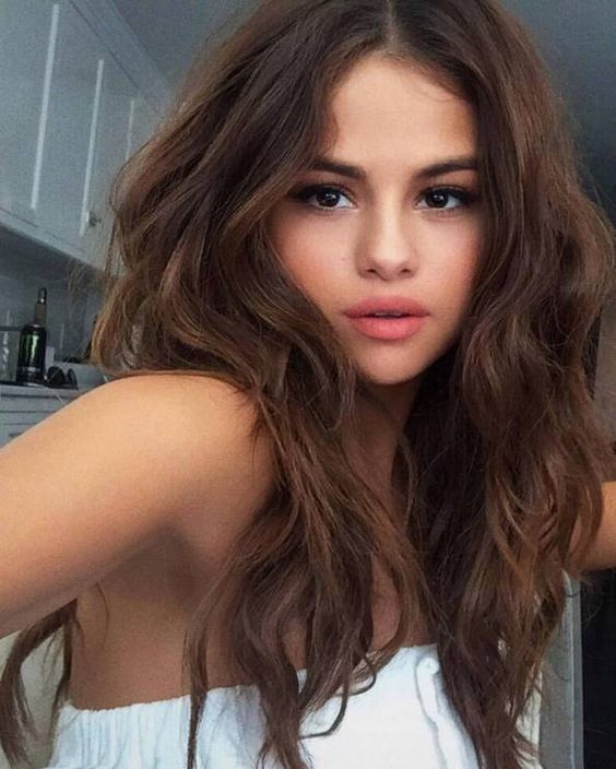 Selfie tanpa Makeup, Selena Gomez dapat 8 juta Likes Instagram