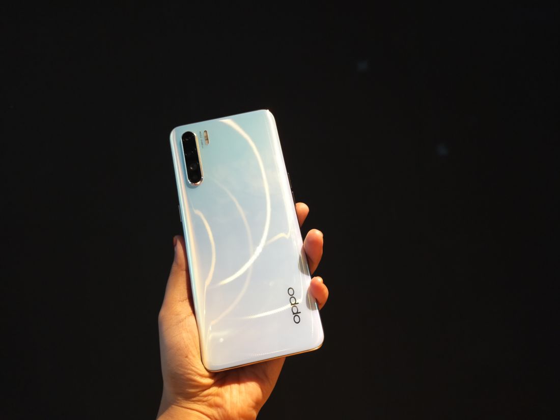 Review Oppo Reno3: Kamera depan 44MP ultra night selfie