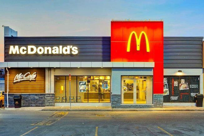 Cegah penyebaran COVID-19, McDonalds umumkan penutupan sementara layanan makan di tempat
