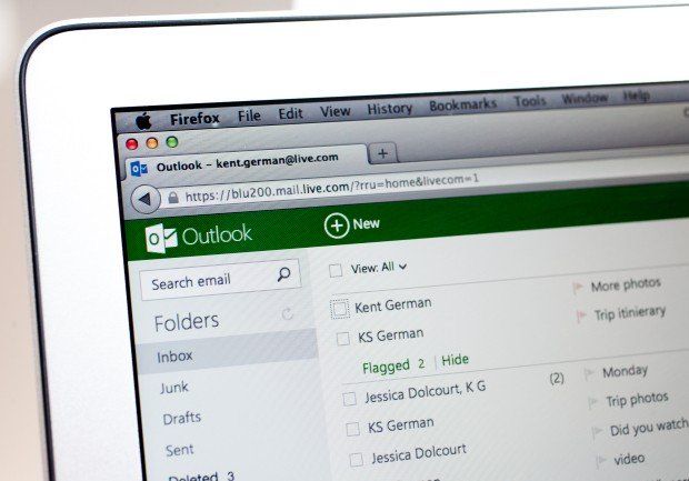 Microsoft buat fitur prediksi teks untuk Outlook, mirip punya Gmail