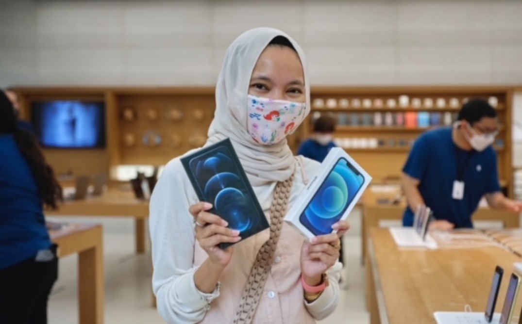 Posting Foto Agnes dan iPhone 12, Bos Apple Ingin Gaet Apple Fans Muslim?