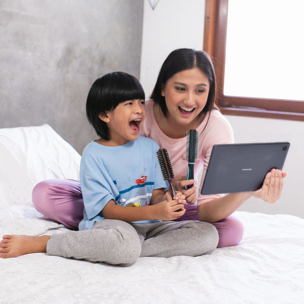 7 Kebiasaan Aman untuk Anak di Era Digital, Jangan Terlalu Sering Main Gadget