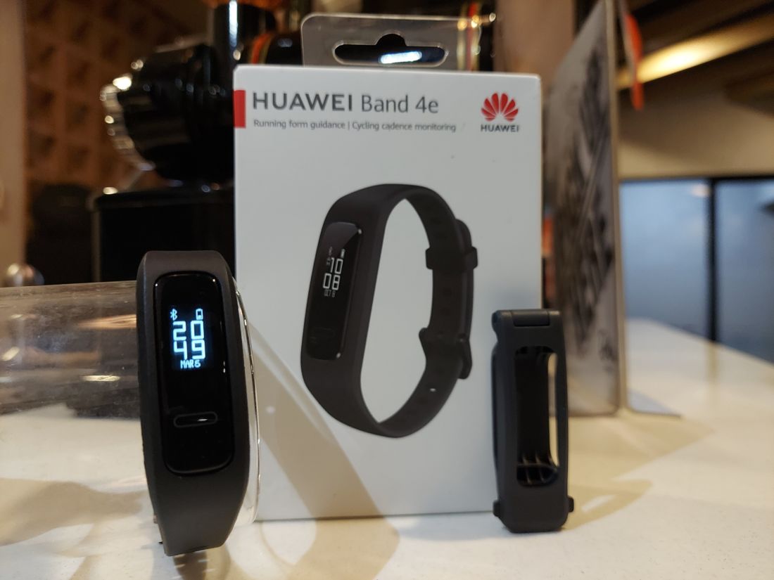 Review: Huawei Band 4e punya 2 mode, di kaki dan pergelangan tangan!