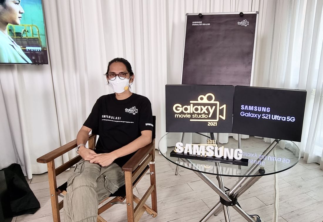 Cerita Angga Dwimas Sasongko Maksimalkan Galaxy S21 Ultra 5G Saat Produksi Film “Konfabulasi”