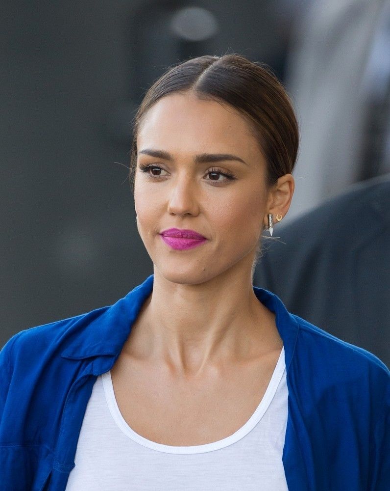 Jessica Alba Posting Video Bareng Zac Efron Di Instagram