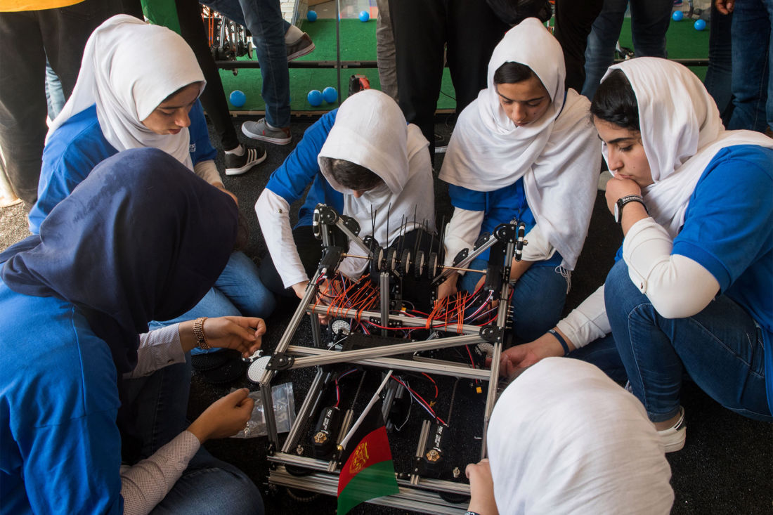 Menghindar dari Taliban, Tim Robotik Wanita Afghanistan Kini Tinggal di Meksiko