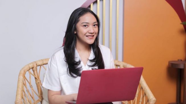 Gara-gara 'High Risk, High Return', Putri Tanjung Jadi Trending Topic Twitter