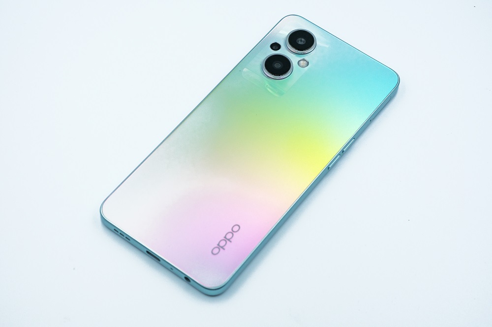 Terkesima Pada Desain OPPO Reno7 Z 5G, Pelangi di Ponselku!