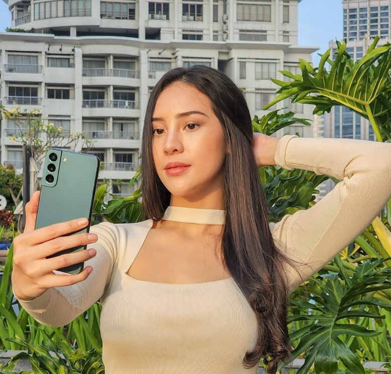 Kata Anya Geraldine Soal Smartphone yang Bikin Sayang