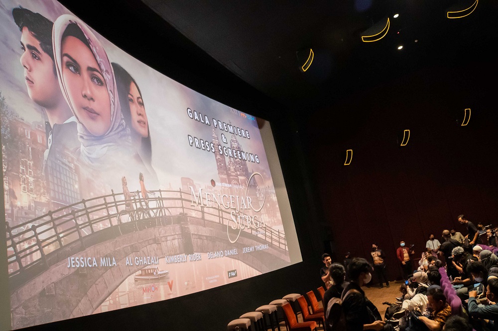 Film MAXstream Mengejar Surga Bakal Bikin Mewek Satu Bioskop