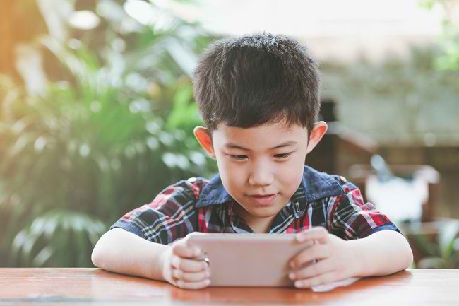 6 Cara Bentuk Karakter dan Tingkatkan Prestasi Anak di Era Digital