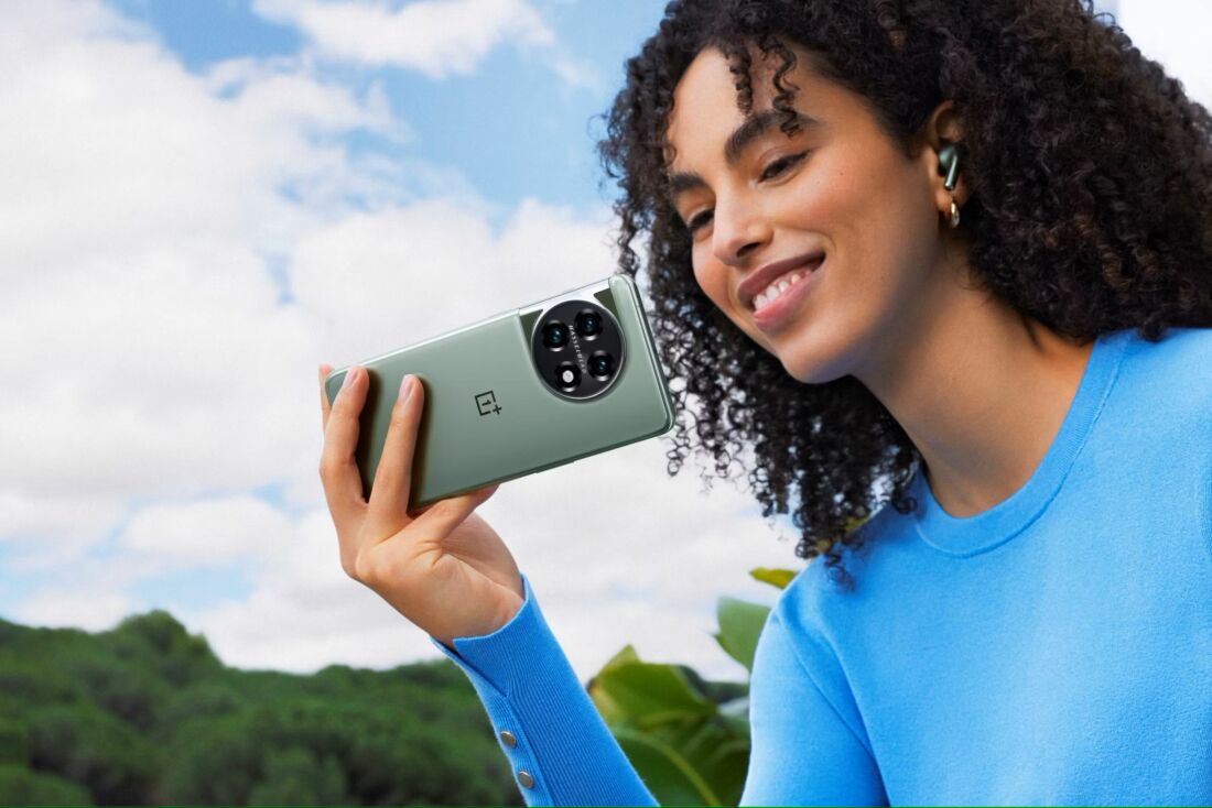 OnePlus 12 Dirumorkan Bakal Pakai Sensor Sony LYT-808