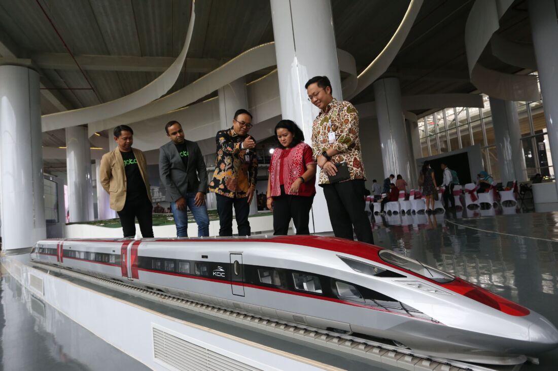 Bareng PT KCIC, GoTo Mudahkan Mobilitas Masyarakat Pakai Kereta Cepat