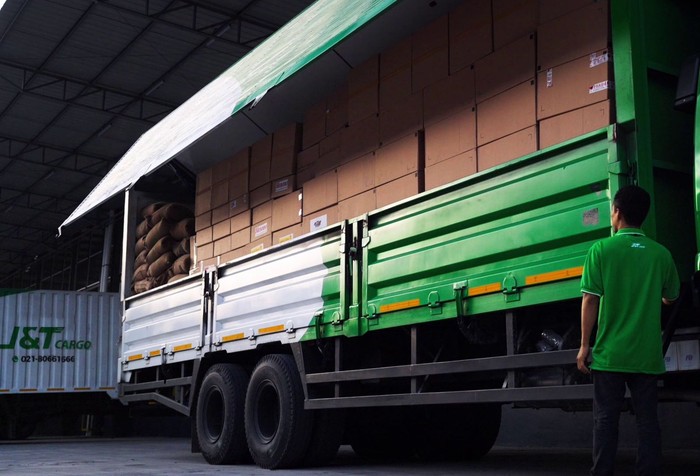 Fokus Ekspansi, Kini J&T Cargo Bisa Kirim Paket Besar ke Papua