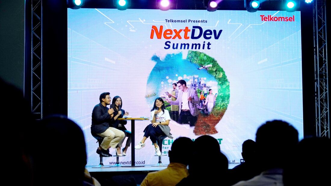 Dian Sastro dan Andien Ikut Kasih Wejangan di NextDev Summit 2023