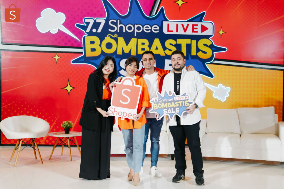 Fuji dan Raffi Ahmad Bagikan Pengalaman Seru Belanja Live Shopping