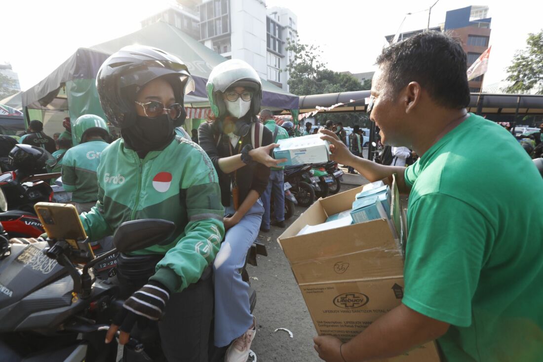 Grab Bagikan 125 ribu Masker Untuk Mitra Pengemudi dan Penumpang di Jabodetabek