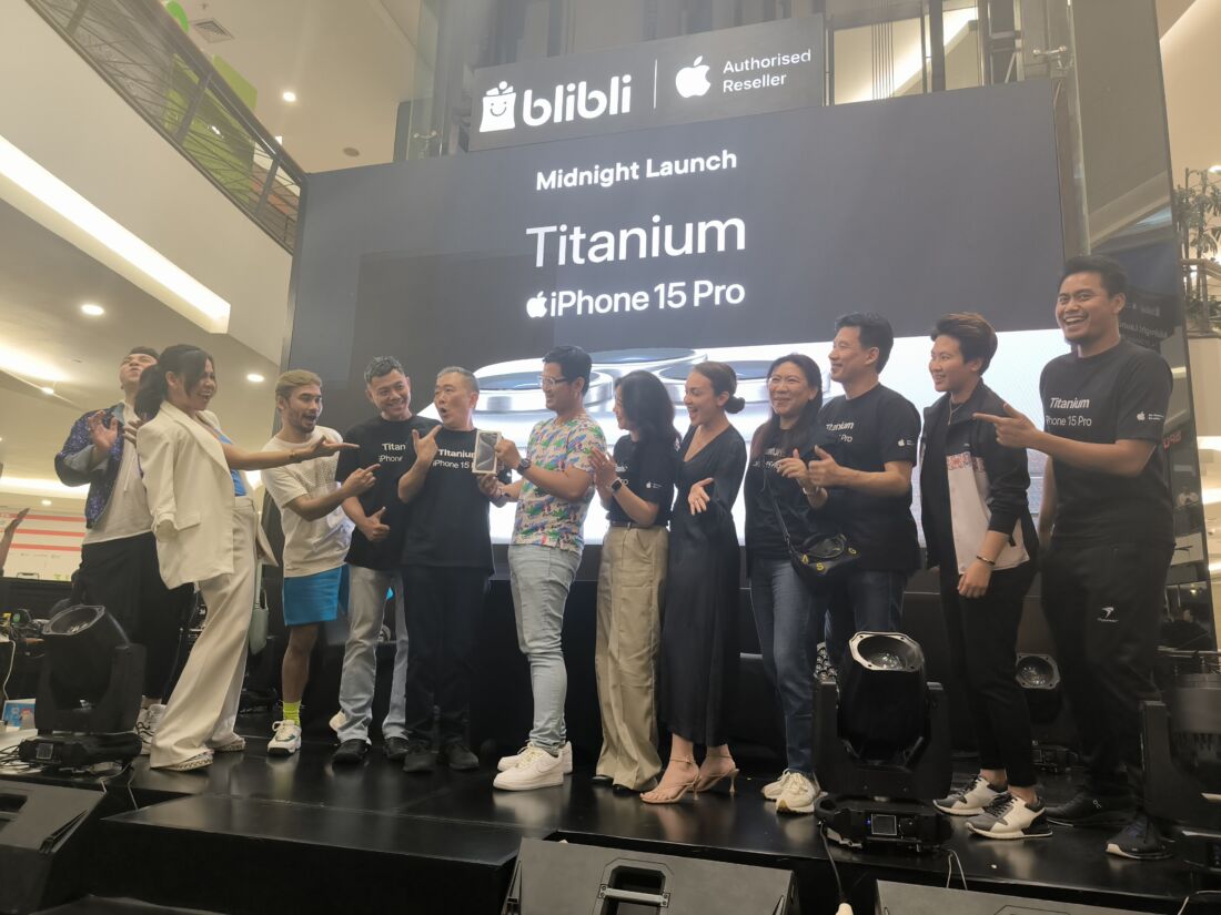 Blibli Serahkan iPhone 15 Series ke Pelanggan Lewat Midnight Launch di Jakarta