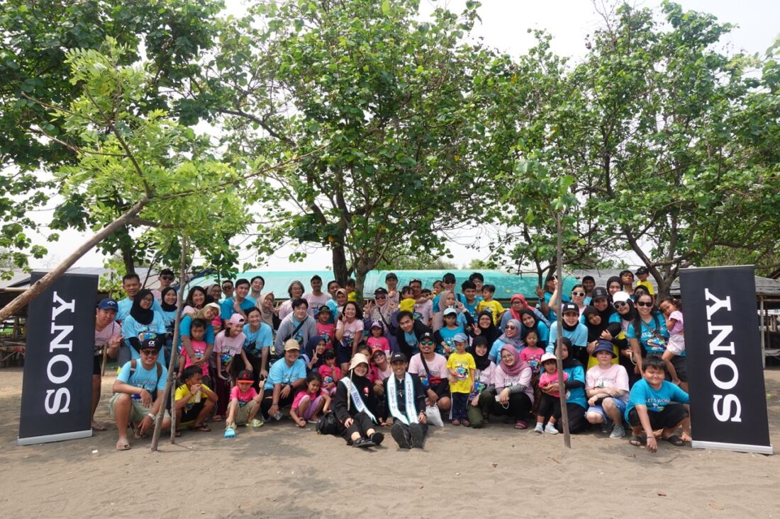 Dukung Lingkungan Berkelanjutan, Sony Indonesia Selenggarakan Beach Clean Up