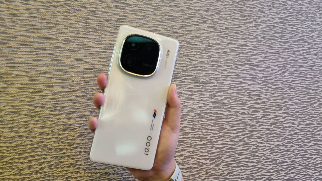 iQOO 12 Jadi Smartphone Pertama di Indonesia Gunakan Snapdragon 8 Gen 3, Segini Harganya!