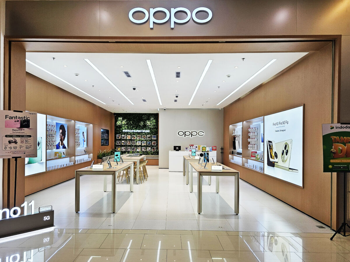 Kenalkan Perangkat Terbaru, OPPO Buka Experience Store Baru di Tangerang